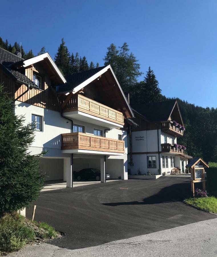 Platzhirsch Apartment Haus im Ennstal Exterior photo